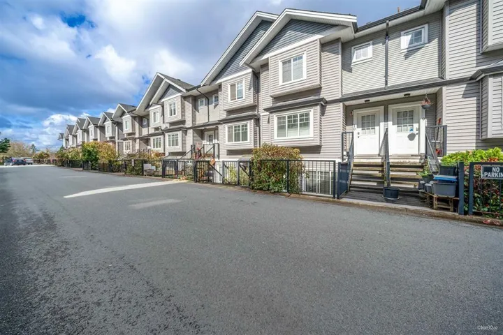 11 11255 132 STREET, Surrey, British Columbia V3R4E3