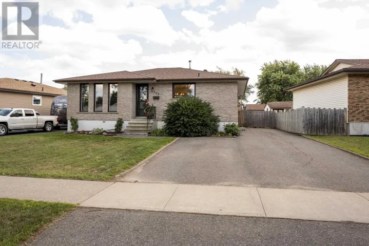 242 Fanshaw St., Thunder Bay, Ontario P7C5V1