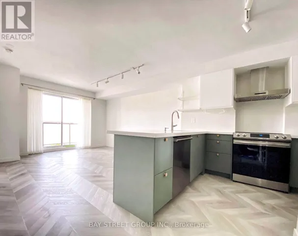 402 - 140 BATHURST STREET, Toronto (Niagara), Ontario M5V3N8