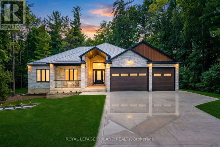 10175 MERRYWOOD DRIVE, Lambton Shores (Grand Bend), Ontario N0M1T0