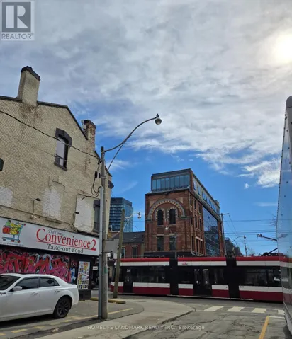 310 QUEEN STREET E, Toronto (Moss Park), Ontario M5A1S8