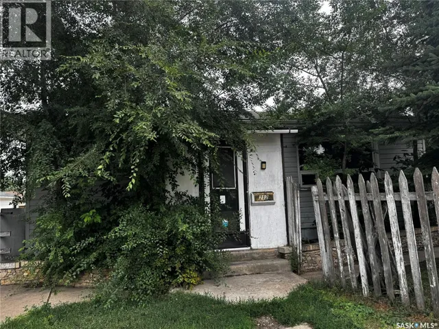 212 T AVENUE N, Saskatoon, Saskatchewan S7L3B2