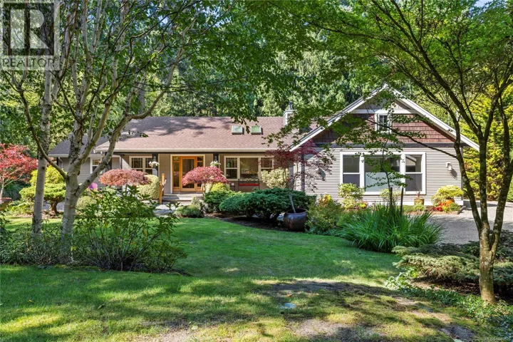 825 Fern Rd E, Qualicum Beach, British Columbia V9K1M3