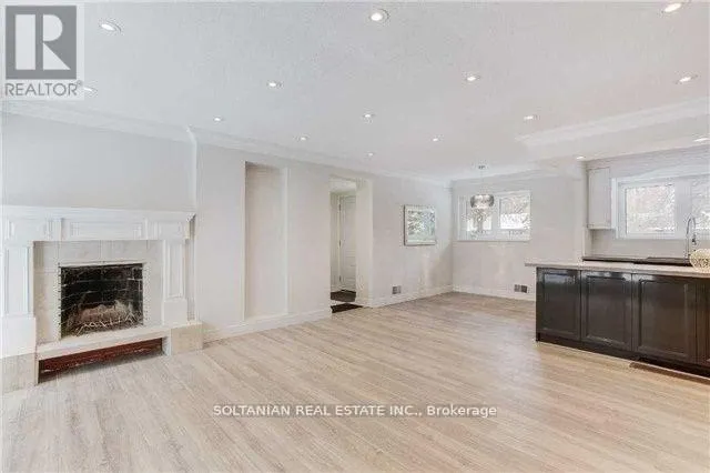 44 TREMONT CRESCENT, Toronto (Banbury-Don Mills), Ontario M3B2S2
