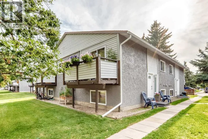 B, 109 Stanley Avenue, Okotoks, Alberta T1S1H8