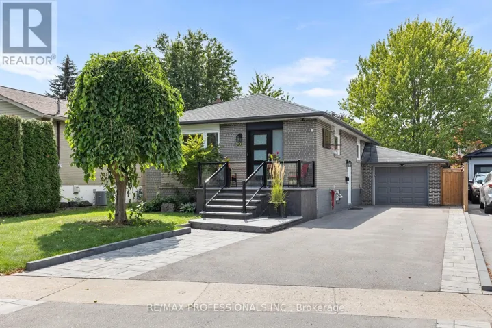 20 HOLLISTER ROAD, Toronto (Eringate-Centennial-West Deane), Ontario M9C4M7
