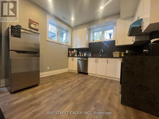 LOWER - 1243 BRIDGE ROAD, Oakville (WO West), Ontario L6L2C3
