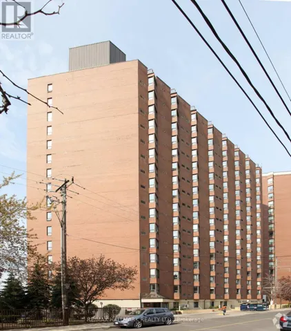 1 - 800 VAUGHAN ROAD, Toronto (Oakwood Village), Ontario M6E2Z4