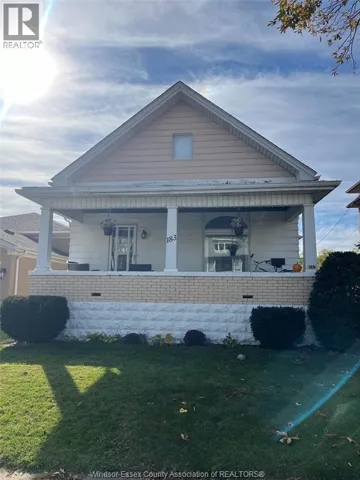 183 ELM Unit# FRONT UNIT, Windsor, Ontario N9A5G9