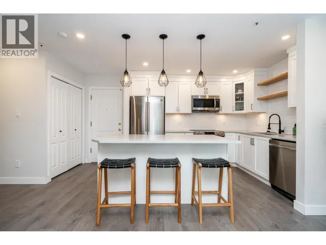 105 2968 BURLINGTON DRIVE, Coquitlam, British Columbia V3B7N4