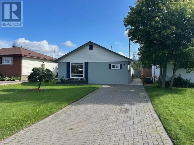 208 Gordon ST, Thunder Bay, Ontario P7E4T3