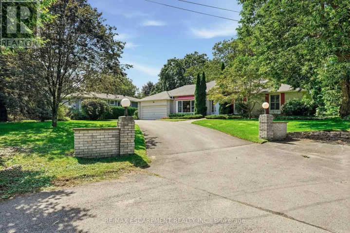359 LARK AVENUE, Burlington (LaSalle), Ontario L7T2T1