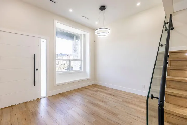 7080 192A STREET, Surrey, British Columbia V4N6V1