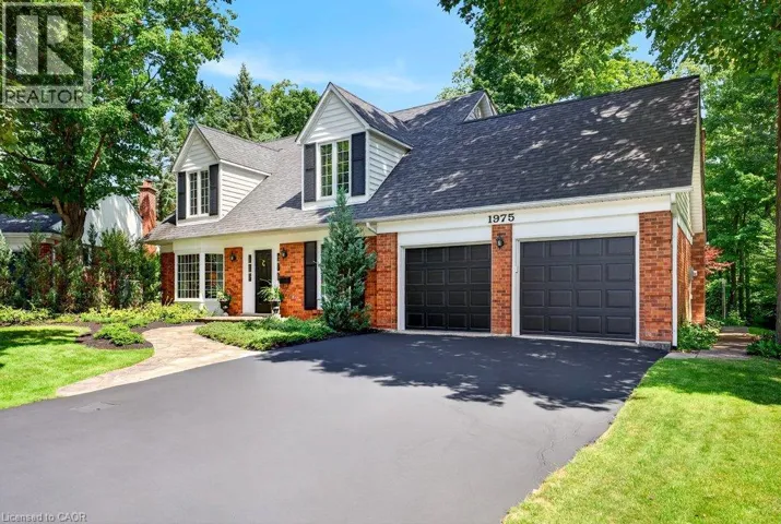 1975 STERLING Place, Burlington, Ontario L7P2Y6