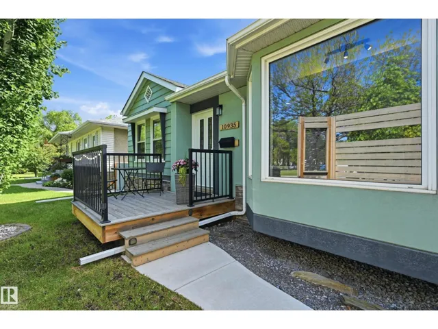 10935 127 ST NW, Edmonton, Alberta T5M0S8