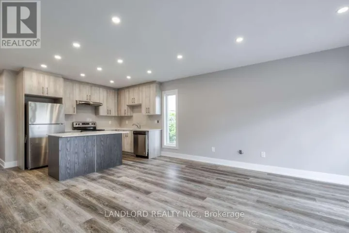 3 - 53 ROCKCLIFFE BOULEVARD, Toronto (Rockcliffe-Smythe), Ontario M6N4R3