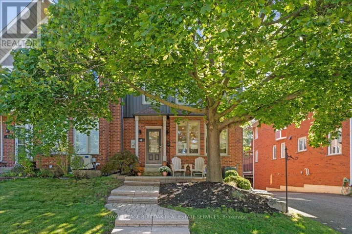 44 SUNVALE PLACE, Hamilton (Lakeshore), Ontario L8E4Z7