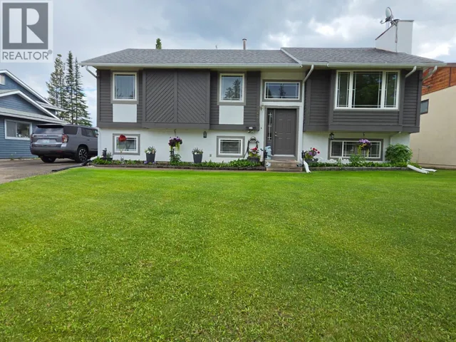 144 Chamberlain Crescent, Tumbler Ridge, British Columbia V0C2W0