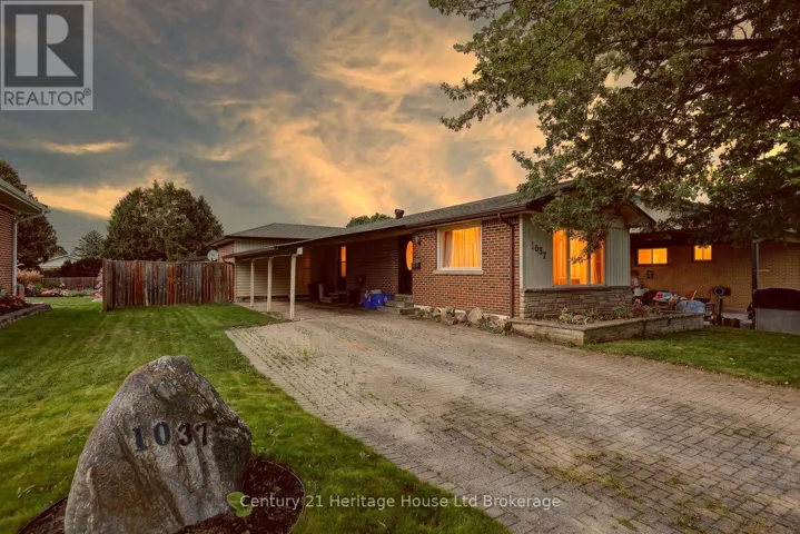 1037 WARWICK STREET, Woodstock (Woodstock - North), Ontario N4S4S3