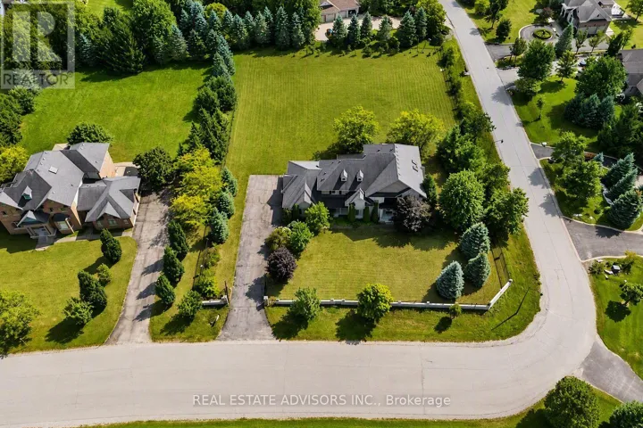 43 GRAYFIELD DRIVE, Whitchurch-Stouffville (Ballantrae), Ontario L4A0B1