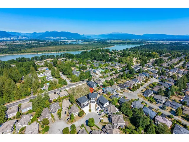 102 15871 111A AVENUE, Surrey, British Columbia V4N5B4