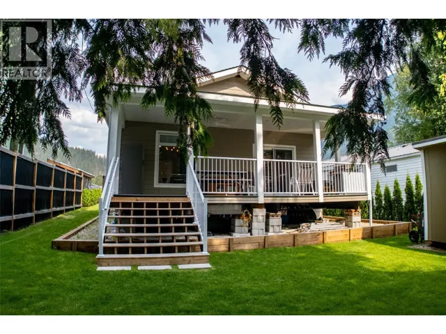 16 Johnson Way, Revelstoke, British Columbia V0E2S1