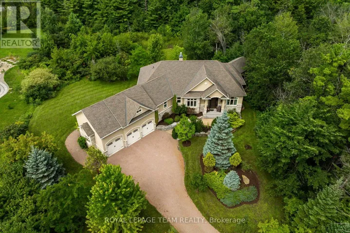 1517 MONAGHAN LANE, Ottawa, Ontario K2W1B4