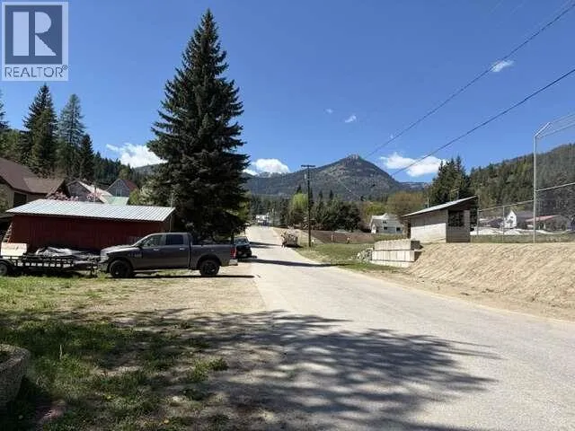 1755 Cook Avenue, Rossland, British Columbia V0G1Y0