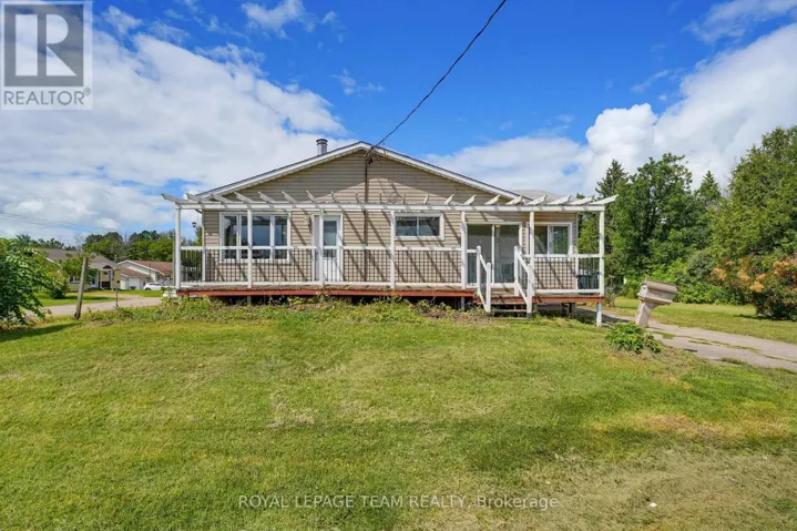 550 GIROUX STREET, Pembroke, Ontario K8A4G5