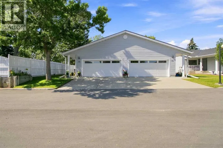 75 Lincoln Manor E, Calgary, Alberta T3E7E3