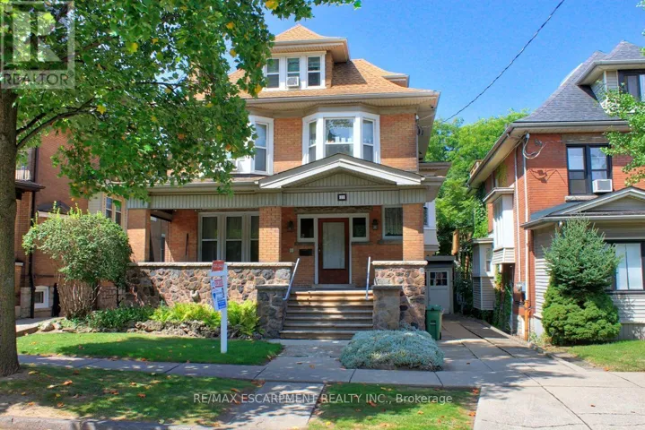 22 BLAKE STREET, Hamilton (Blakeley), Ontario L8M2S5