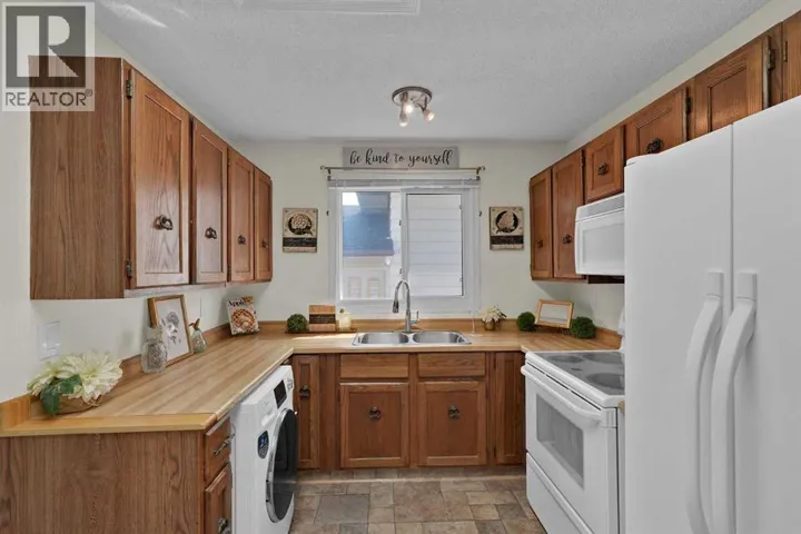 27 Bedridge Way NE, Calgary, Alberta T3K1M2