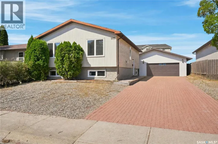 986 Rowell CRESCENT N, Regina, Saskatchewan S4X2A6