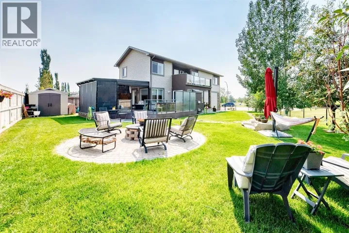 331 Royal Birch View NW, Calgary, Alberta T3G5K2