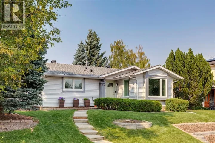 92 Woodford Drive SW, Calgary, Alberta T2W4C3
