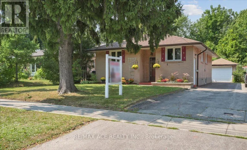 MAIN - 26 OAKRIDGE DRIVE, Toronto (Cliffcrest), Ontario M1M2A4