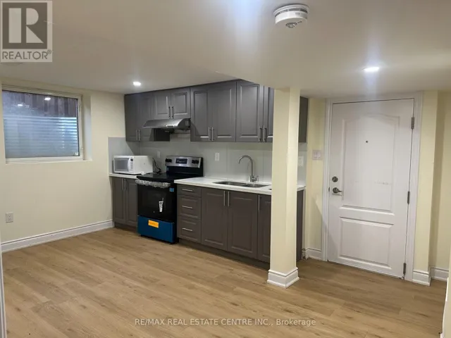 31 HASLEMERE AVENUE, Brampton (Brampton East), Ontario L6W2X3