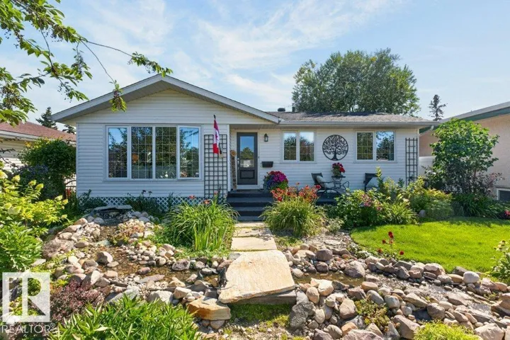 9047 52 ST NW, Edmonton, Alberta T6B1G1