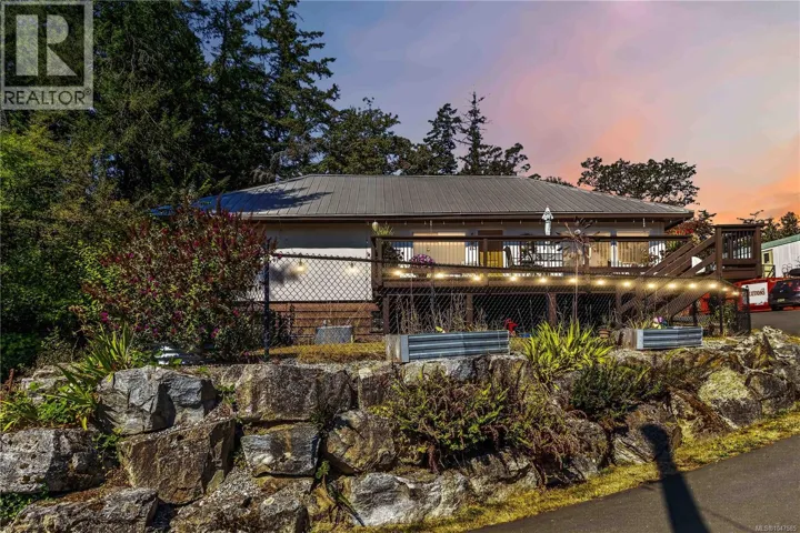 284 Prospect Lake Rd, Saanich, British Columbia V9E1J7
