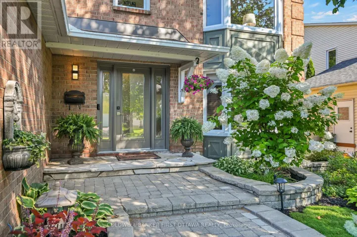 605 BROOKRIDGE CRESCENT, Ottawa, Ontario K4A1Z6