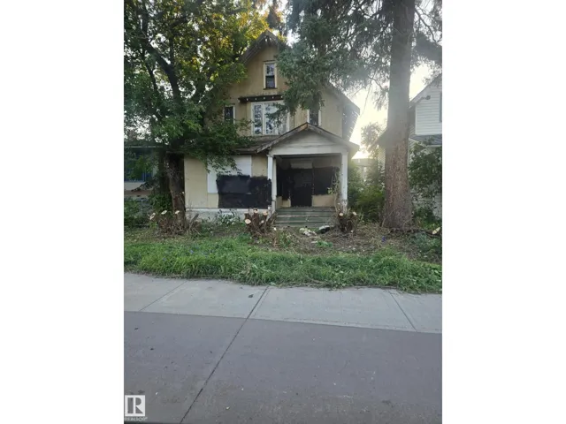8526 106 ST NW, Edmonton, Alberta T6E4J3