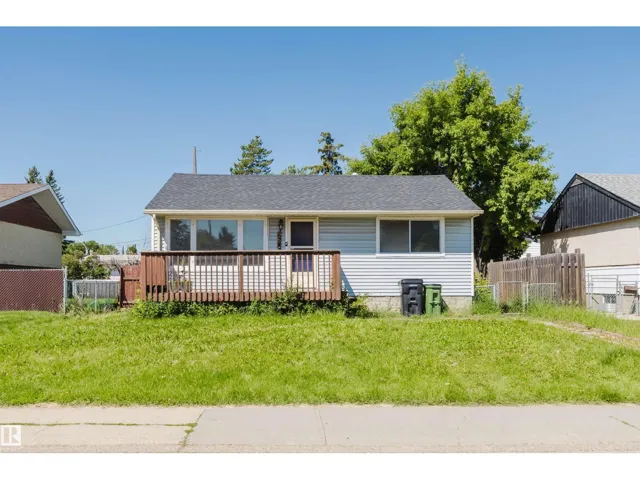 9606 163 ST NW, Edmonton, Alberta T5P3M8