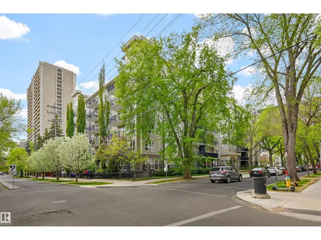 #102 11103 84 AV NW, Edmonton, Alberta T6G2X4
