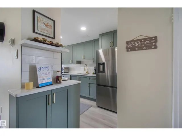 71 AMBERLY CT NW, Edmonton, Alberta T5A2H9
