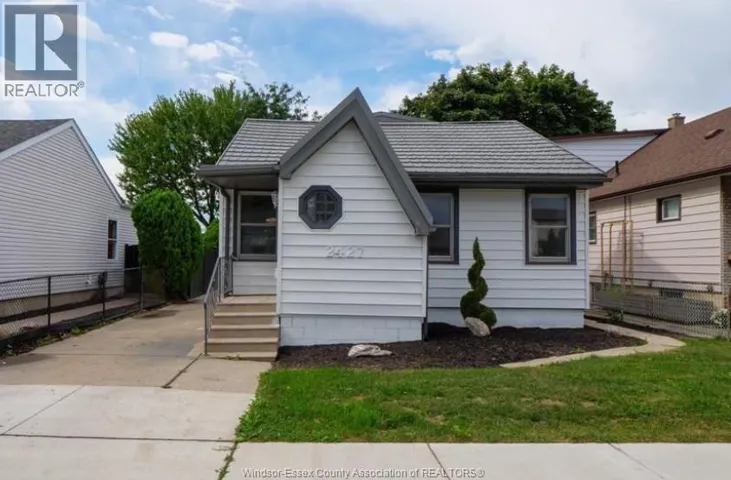 2427 MERCER, Windsor, Ontario N8X3R6