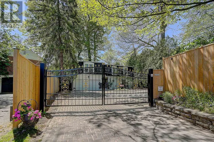321 LAWRENCE AVENUE E, Toronto (Bridle Path-Sunnybrook-York Mills), Ontario M4N1T8