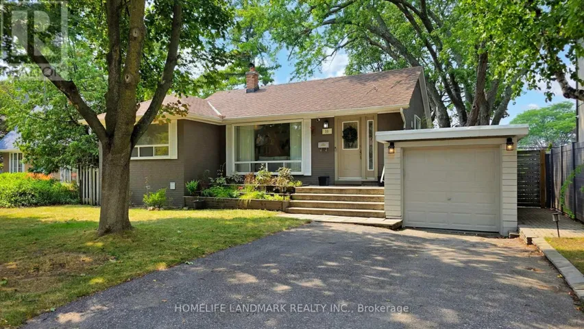 30 PAPERBIRCH DRIVE, Toronto (Banbury-Don Mills), Ontario M3C2E7