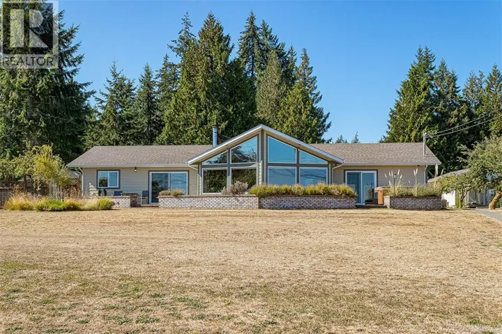 6780 Island Hwy W, Bowser, British Columbia V0R1G0
