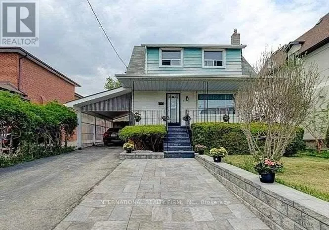 8 FARRELL AVENUE, Toronto (Willowdale West), Ontario M2R1C8