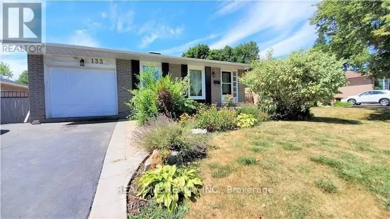 #UPPER - 133 MCCRANEY STREET, Oakville (CP College Park), Ontario L6H1H5